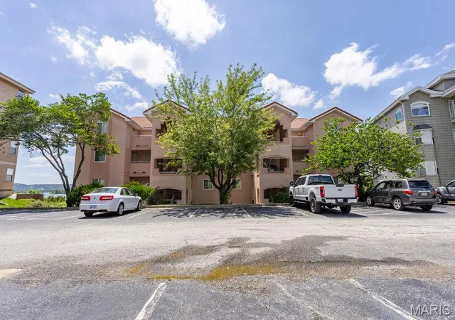 Homes for sale in Hollister, MO | 700 Emerald Pointe Dr #101, Hollister, MO 65672 | MLS# MIS26037082