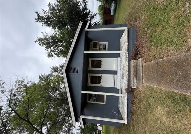 Homes for sale in Salem, MO | 1008 E Mondy St, Salem, MO 65560 | MLS# MIS26037086