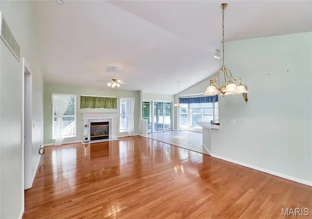 5th image of 122 Westgate Dr, St Peters, MO 63376 | MLS# MIS26037093