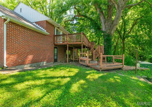 Homes for sale in East Alton, IL | 287 Westwood Pl, East Alton, IL 62024 | MLS# MIS26037096