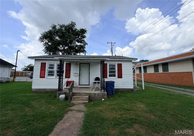 Homes for sale in Portageville, MO | 301/303 King Ave, Portageville, MO 63873 | MLS# MIS26037106