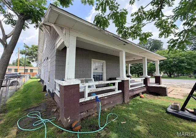 Homes for sale in Portageville, MO | 301/303 King Ave, Portageville, MO 63873 | MLS# MIS26037106