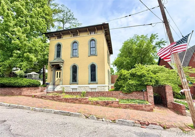 Multi family home for sale at 617 State St, Alton, IL 62002 | MLS# MIS26037113