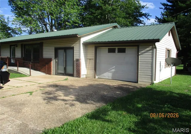 Homes for sale in Cuba, MO | 904 Hwy Pp, Cuba, MO 65453 | MLS# MIS26037133