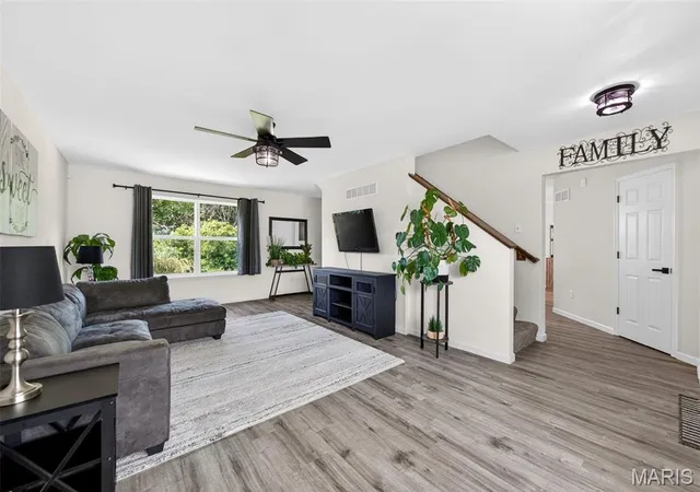 3rd image of 941 Crestwood Ln, O Fallon, MO 63366 | MLS# MIS26037154