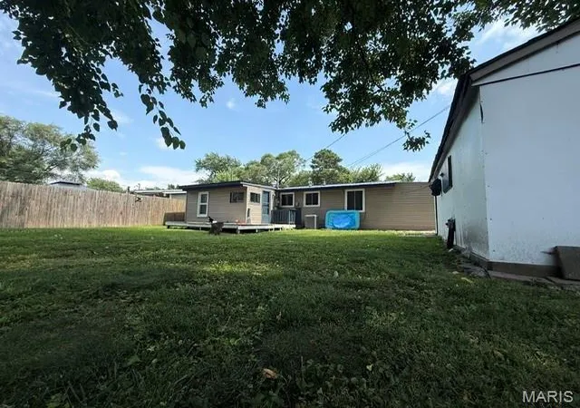 Homes for sale in Granite City, IL | 2133 Robert Ave, Granite City, IL 62040 | MLS# MIS26037163