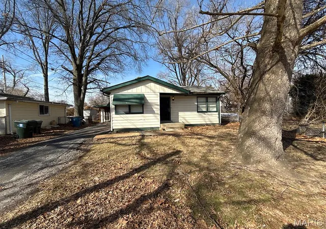 Homes for sale in Saint Louis, MO | 275 Williams Blvd, Saint Louis, MO 63135 | MLS# MIS26037171