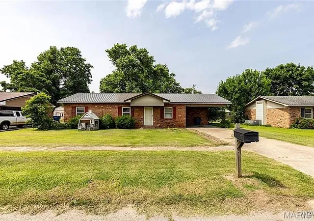 Homes for sale in New Madrid, MO | 141 Saint Catherine, New Madrid, MO 63869 | MLS# MIS26037175