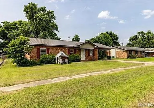 Homes for sale in New Madrid, MO | 141 Saint Catherine, New Madrid, MO 63869 | MLS# MIS26037175