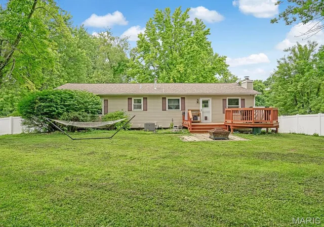 Homes for sale in Glen Carbon, IL | 149 Glenwood Dr, Glen Carbon, IL 62034 | MLS# MIS26037200
