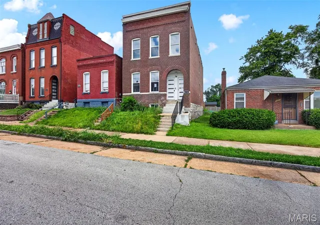 Photo 3 of Single family home for sale at 3112 Wyoming St, Saint Louis, MO 63118 | MLS# MIS26037214 | Listing updated on 2026-09-04