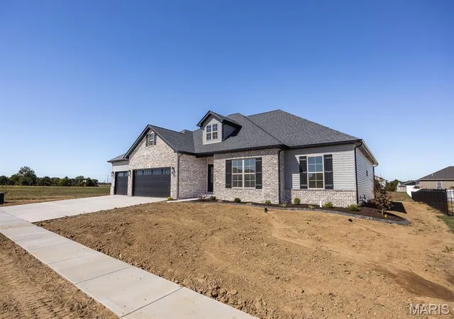 Photo 2 of Single family home for sale at 412 Alder Ridge Dr, O'fallon, IL 62269 | MLS# MIS26037220 | Listing updated on 2026-10-09