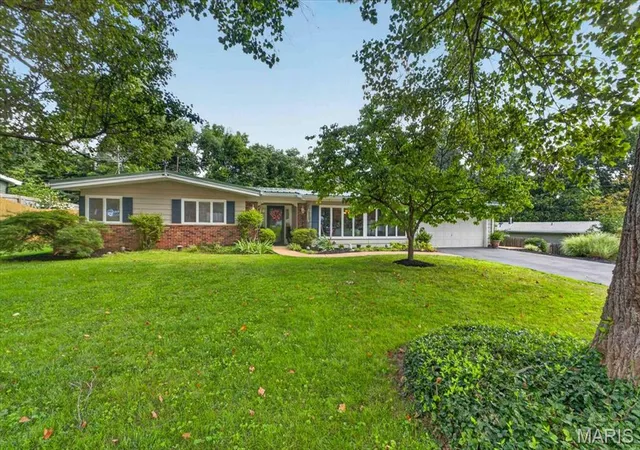 Photo 1 of Sale Pending at 2517 Trossock Ln, St Louis, MO 63122 | MLS# MIS26037229 | Listing updated on 2026-10-03