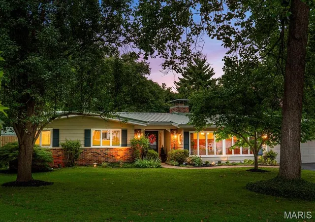 Photo 3 of Sale Pending at 2517 Trossock Ln, St Louis, MO 63122 | MLS# MIS26037229 | Listing updated on 2026-10-03