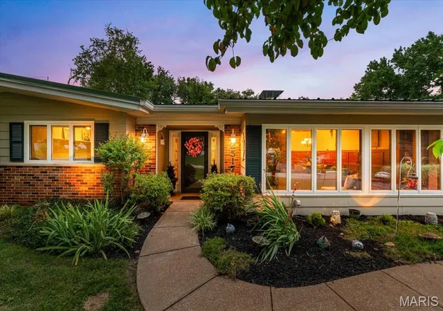 Photo 4 of Sale Pending at 2517 Trossock Ln, St Louis, MO 63122 | MLS# MIS26037229 | Listing updated on 2026-10-03