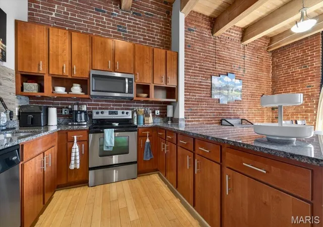 Photo 2 of Condo for sale at 1113 Washington Ave #406, Saint Louis, MO 63101 | MLS# MIS26037260 | Listing updated on 2026-07-02