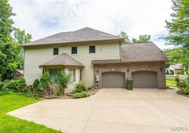 Homes for sale in Rolla, MO | 1025 Cobblestone Dr, Rolla, MO 65401 | MLS# MIS26037269
