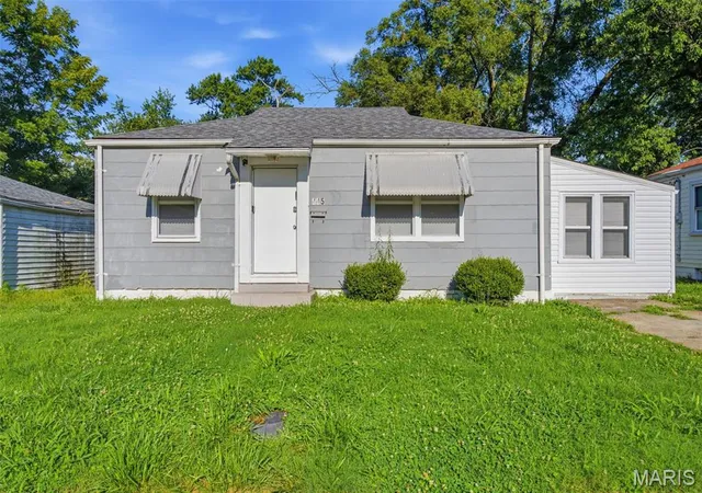 Homes for sale in Ferguson, MO | 445 Plaza Ave, Ferguson, MO 63135 | MLS# MIS26037299