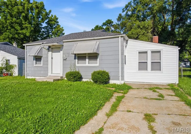 Homes for sale in Ferguson, MO | 445 Plaza Ave, Ferguson, MO 63135 | MLS# MIS26037299