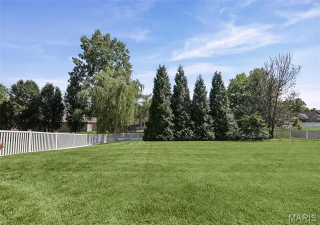 Photo 4 of Single family home for sale at 428 Marbleton Cir, O Fallon, IL 62269 | MLS# MIS26037304 | Listing updated on 2026-10-20