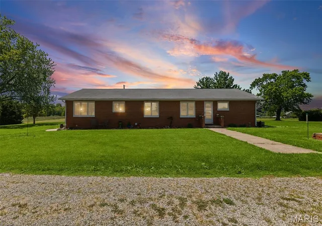 Homes for sale in Mount Olive, IL | 22805 Monke Rd, Mount Olive, IL 62069 | MLS# MIS26037310