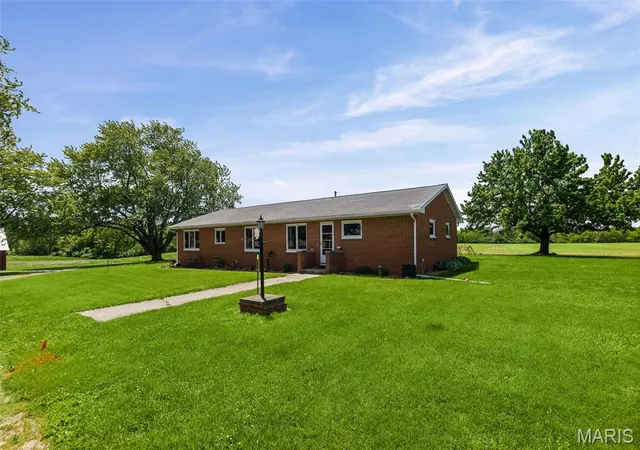 Homes for sale in Mount Olive, IL | 22805 Monke Rd, Mount Olive, IL 62069 | MLS# MIS26037310