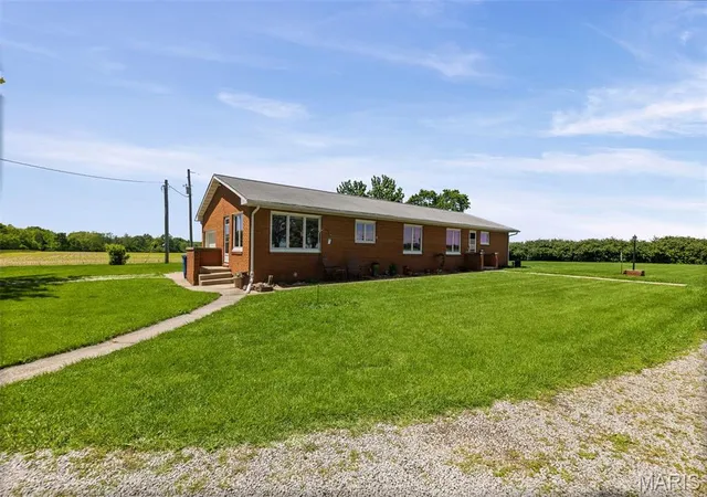 Homes for sale in Mount Olive, IL | 22805 Monke Rd, Mount Olive, IL 62069 | MLS# MIS26037310
