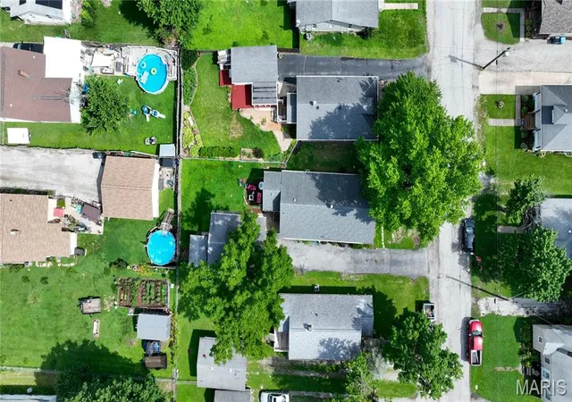 Homes for sale in Alton, IL | 208 Wisconsin Ave, Alton, IL 62002 | MLS# MIS26037321