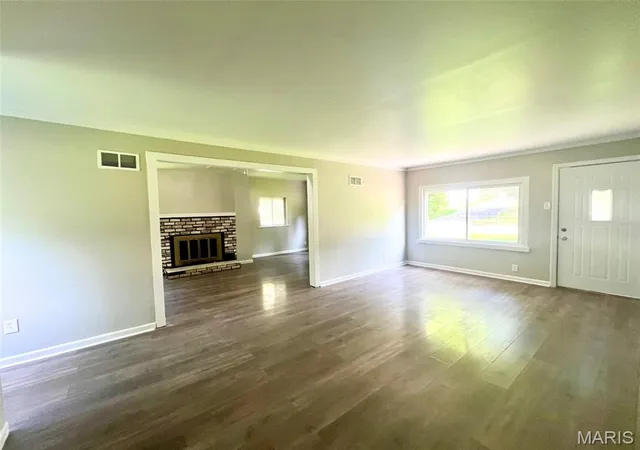 3rd image of 456 Bluff Dr, Riverview, MO 63137 | MLS# MIS26037326