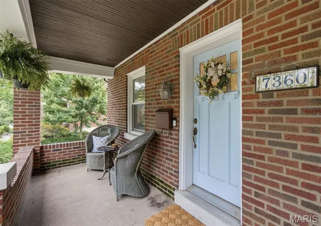 Photo 3 of Sale Pending at 7360 Northmoor Dr, Saint Louis, MO 63105 | MLS# MIS26037329 | Listing updated on 2026-06-24