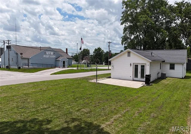Homes for sale in Waterloo, IL | 405 Veterans Dr, Waterloo, IL 62298 | MLS# MIS26037332