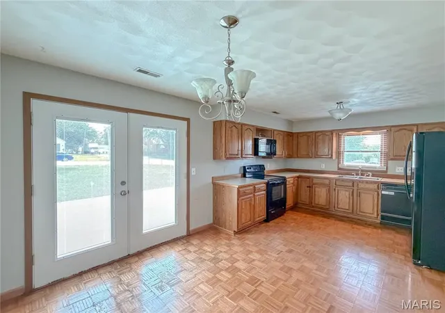 Homes for sale in Waterloo, IL | 405 Veterans Dr, Waterloo, IL 62298 | MLS# MIS26037332