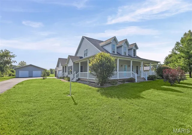 1st image of 2100 Steinkoenig School Rd, Highland, IL 62249 | MLS# MIS26037335