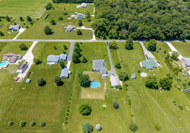68th image of 2100 Steinkoenig School Rd, Highland, IL 62249 | MLS# MIS26037335