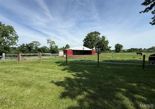 3rd image of 2807 Otten Rd, Millstadt, IL 62260 | MLS# MIS26037338