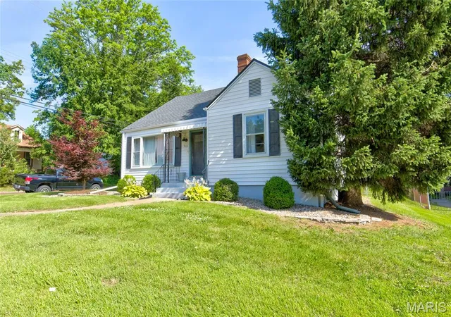Homes for sale in Edwardsville, IL | 503 Chapman St, Edwardsville, IL 62025 | MLS# MIS26037345