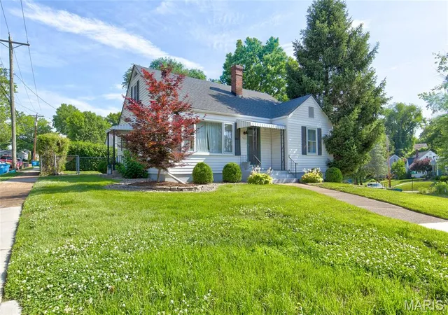 Homes for sale in Edwardsville, IL | 503 Chapman St, Edwardsville, IL 62025 | MLS# MIS26037345