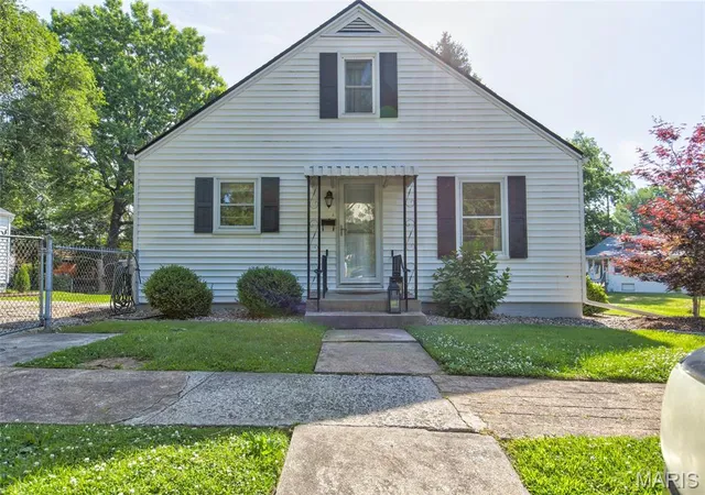 Homes for sale in Edwardsville, IL | 503 Chapman St, Edwardsville, IL 62025 | MLS# MIS26037345