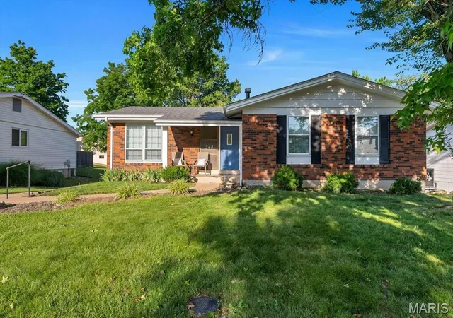 Photo 1 of Sale Pending at 248 Village Creek Anex, Ballwin, MO 63021 | MLS# MIS26037349 | Listing updated on 2026-08-29