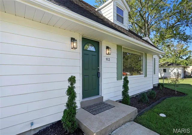 Photo 2 of Single family home for sale at 912 Burgos St, Saint Louis, MO 63138 | MLS# MIS26037369 | Listing updated on 2026-07-13