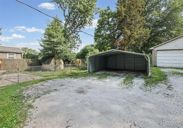 Photo 4 of Single family home for sale at 3019 Brown St, Alton, IL 62002 | MLS# MIS26037371 | Listing updated on 2026-09-03