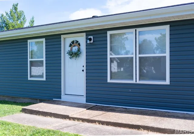 Homes for sale in Owensville, MO | 816 W Jackson Ave, Owensville, MO 65066 | MLS# MIS26037377