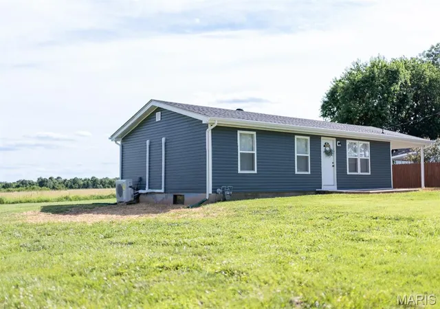 Homes for sale in Owensville, MO | 816 W Jackson Ave, Owensville, MO 65066 | MLS# MIS26037377