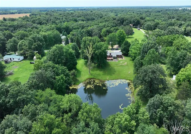 Photo 3 of Sale Pending at 10788 Oak St, Bunker Hill, IL 62014 | MLS# MIS26037386 | Listing updated on 2026-09-08