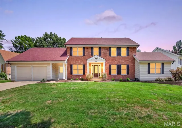 Photo 1 of Sale Pending at 2024 Meadowbrook Way Dr, Chesterfield, MO 63017 | MLS# MIS26037392 | Listing updated on 2026-08-26