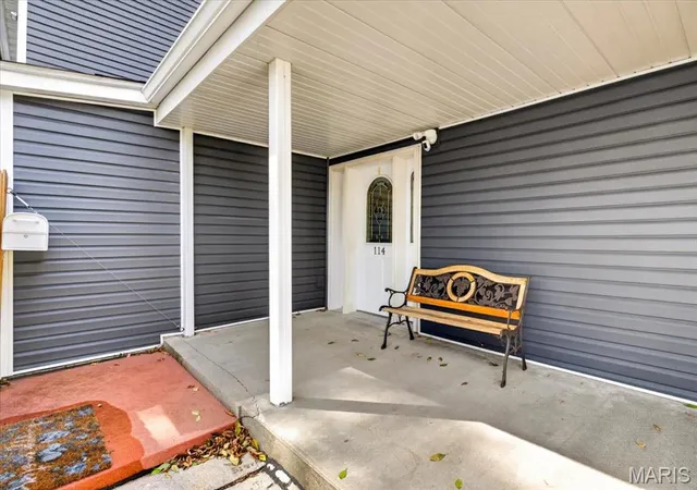 Homes for sale in Edwardsville, IL | 114 M St, Edwardsville, IL 62025 | MLS# MIS26037396