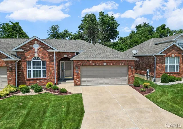 Photo 2 of Sale Pending at 117 Tori Pines Dr, Saint Louis, MO 63129 | MLS# MIS26037402 | Listing updated on 2026-08-29