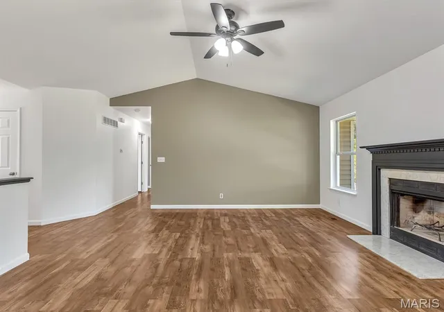 Photo 4 of Single family home for sale at 145 Pine Holw Ln, Collinsville, IL 62234 | MLS# MIS26037414 | Listing updated on 2026-09-30