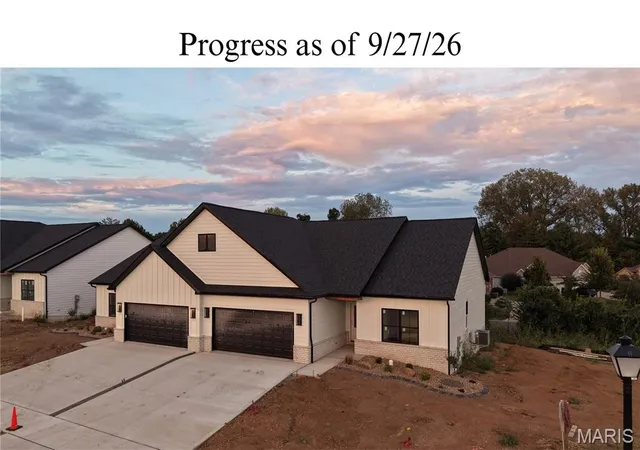 Photo 3 of Single family home for sale at 328 Celtics Ct, Glen Carbon, IL 62034 | MLS# MIS26037427 | Listing updated on 2026-09-28