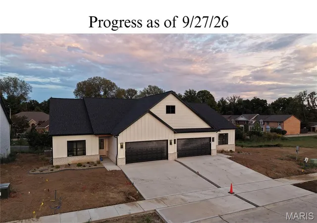 Photo 3 of Single family home for sale at 328 Celtics Ct, Glen Carbon, IL 62034 | MLS# MIS26037427 | Listing updated on 2026-09-28